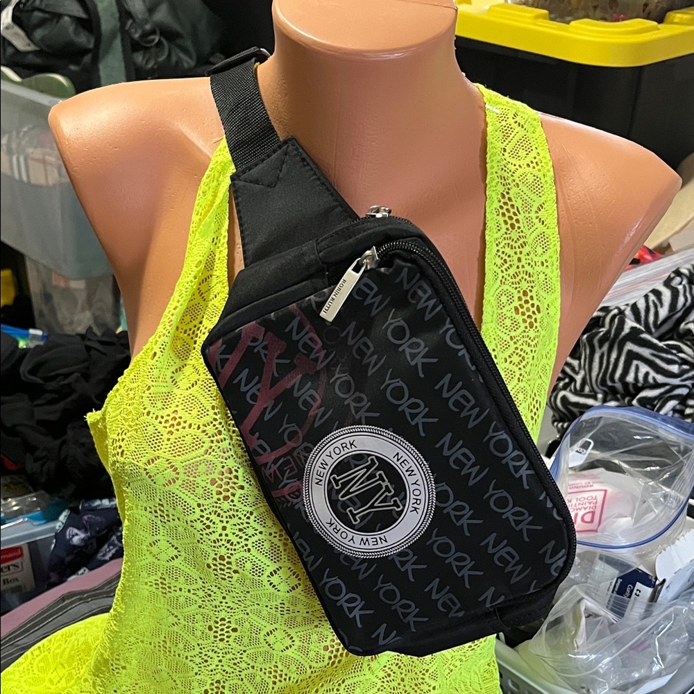 Robin Ruth Black and White New York Belt Bag